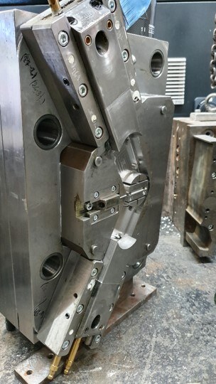 Alat za brizganje plastike